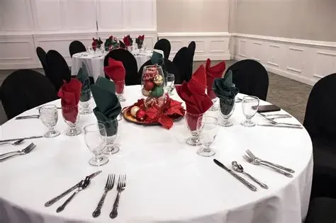 Elegant banquet table setting